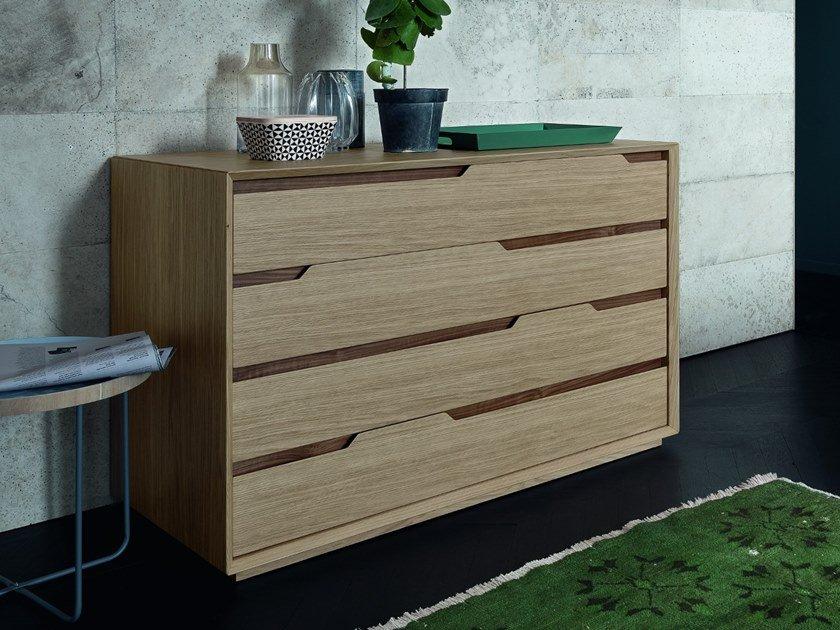 FAST Oak chest of drawers with integrated handles