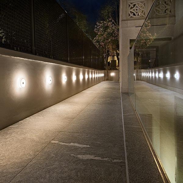 MINI BUTTON Die cast aluminium outdoor wall lamp
