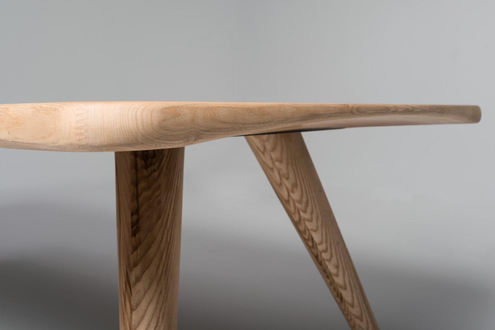 VERTIGO Rectangular cement and oak table
