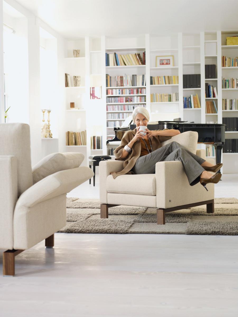 004 VIDA Sled base fabric armchair with headrest