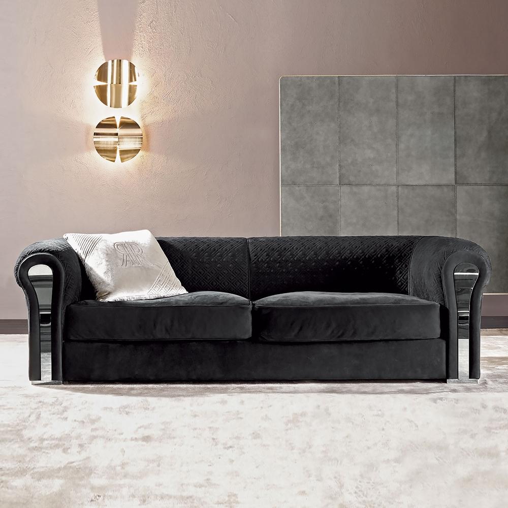 AMNESIA Leather sofa in a classic style