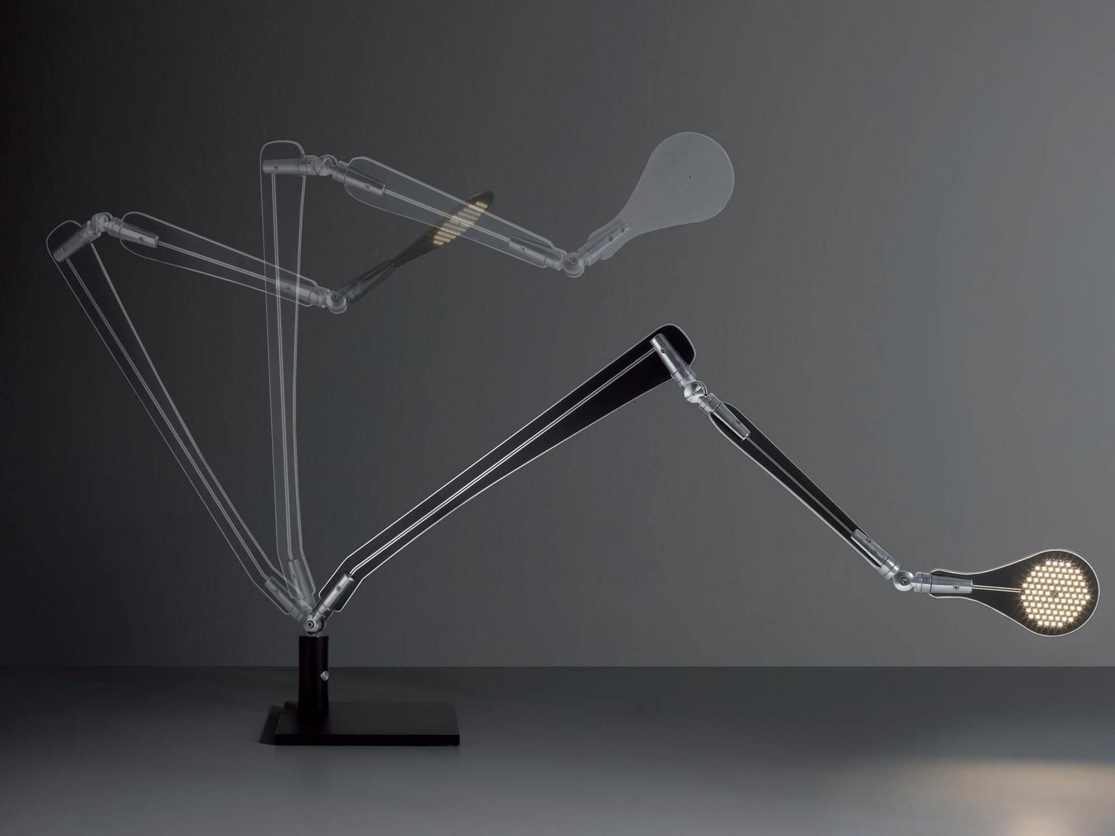 INA LED direct light desk lamp