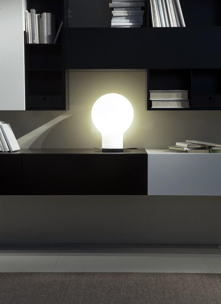 DENQ - 229 Blown glass table lamp
