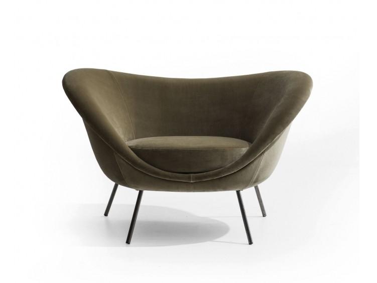 D.154.2 Fabric armchair with armrests