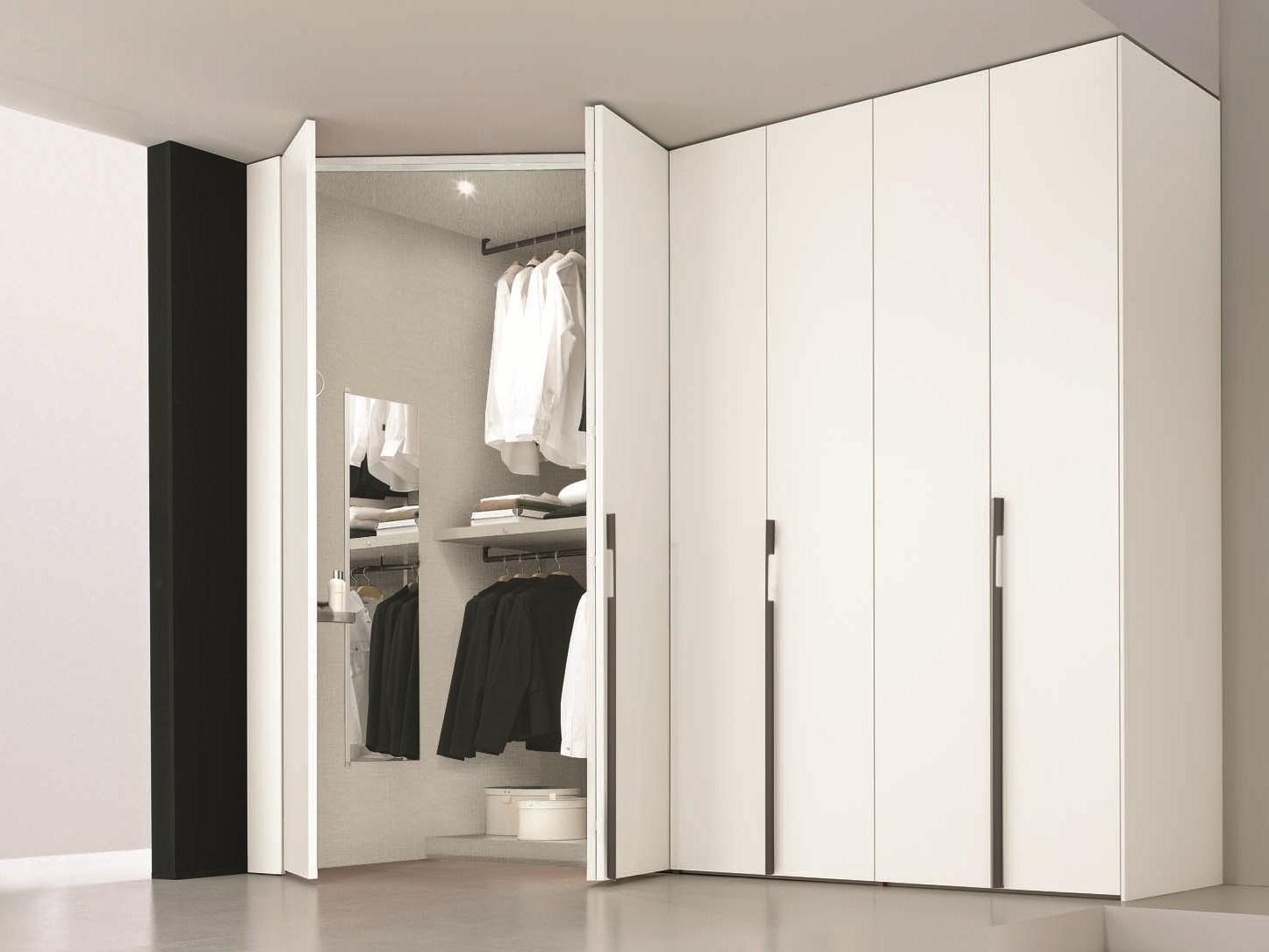 FURNISHED SPACES Sectional wardrobe