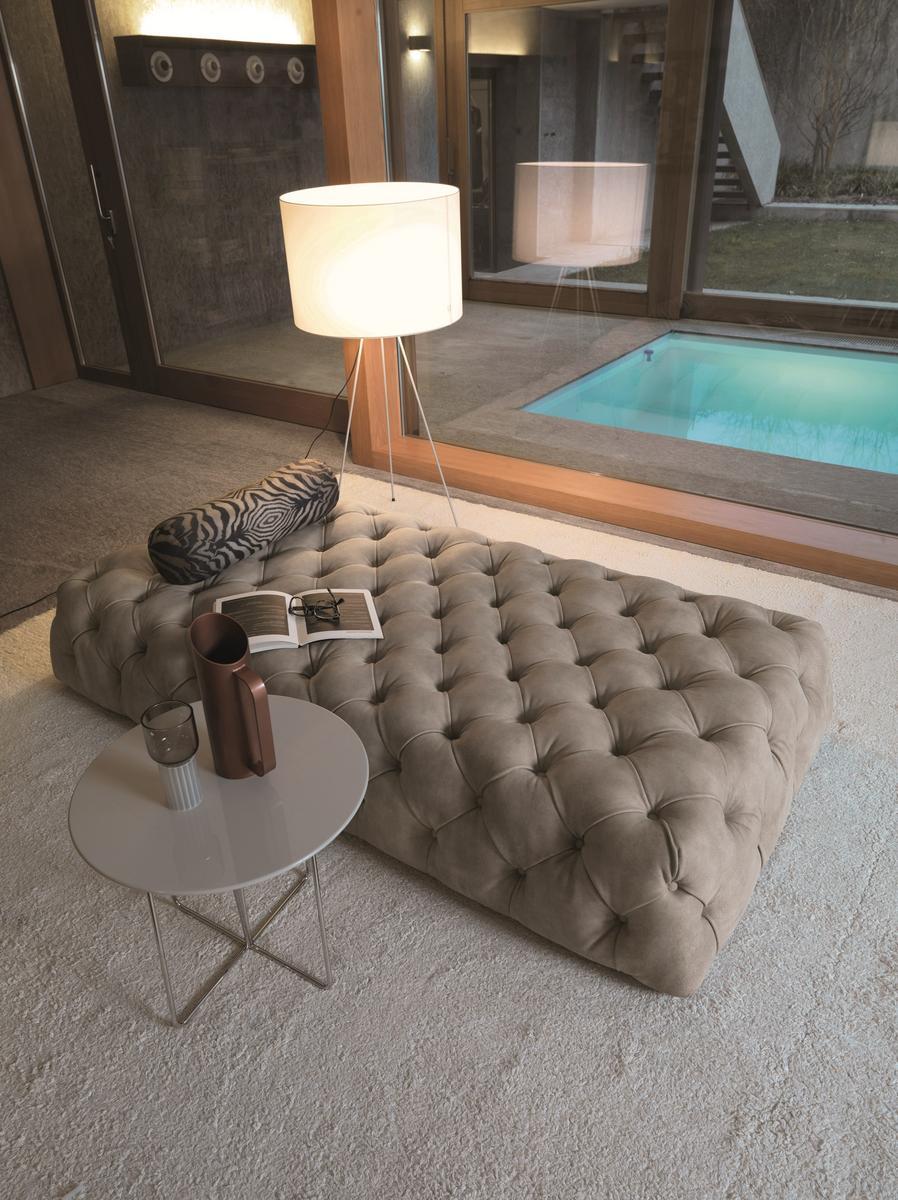 ROLLKING Tufted day bed