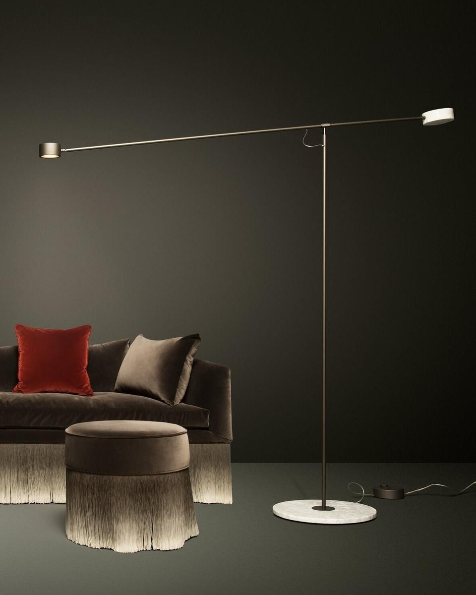 T-LAMP Swivel adjustable table lamp
