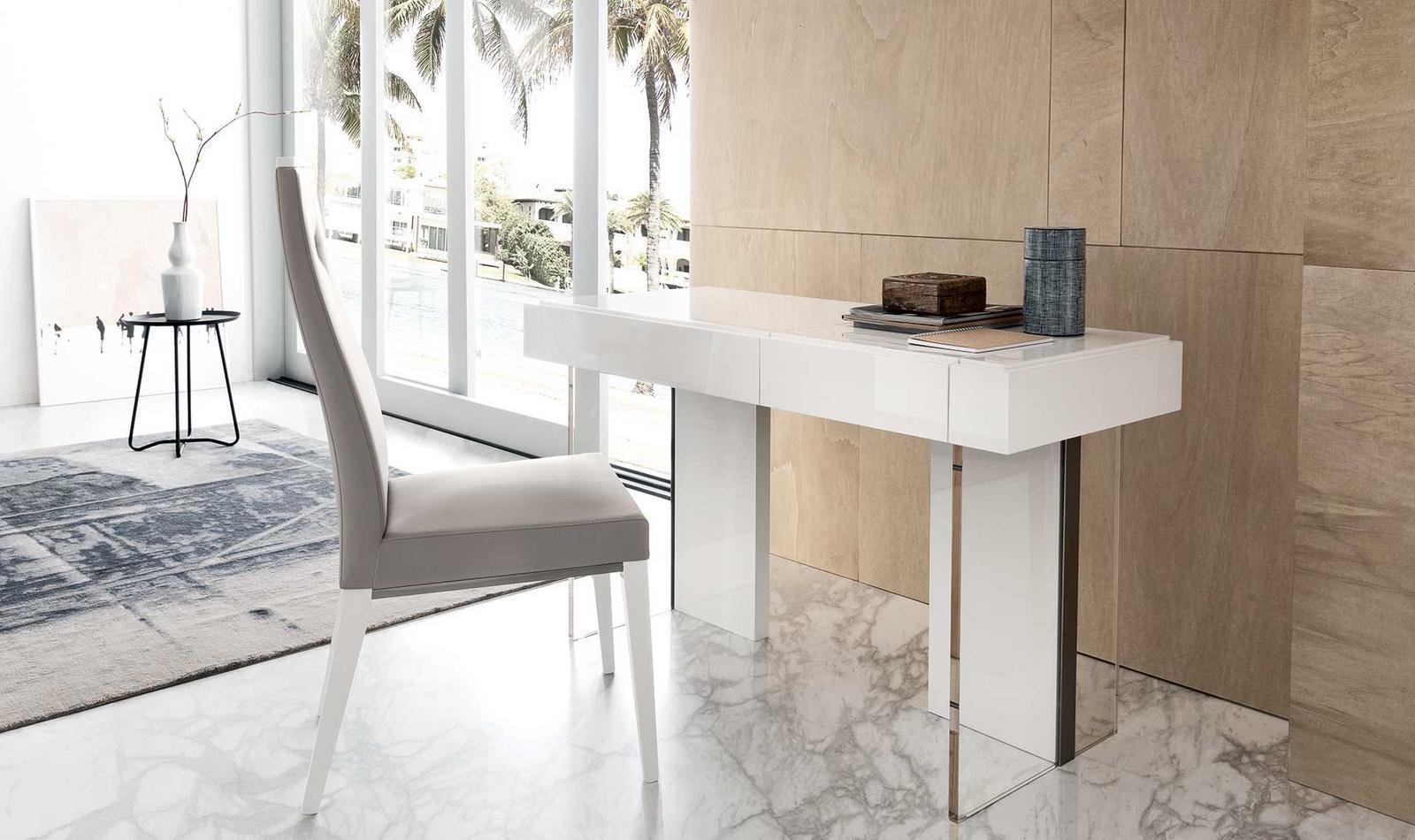 ARTEMIDE Lacquered bedroom set