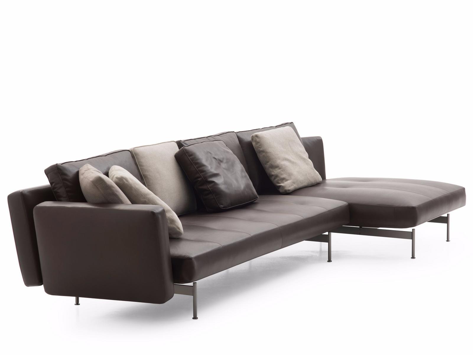 SAKÉ Leather sofa with chaise longue