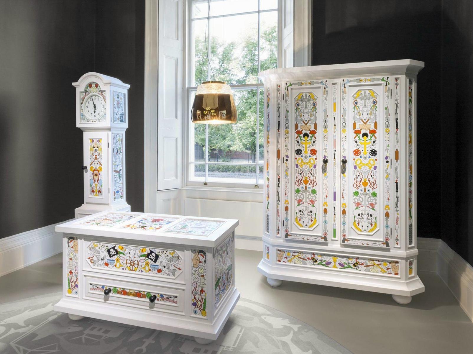 ALTDEUTSCHE Pine chest of drawers