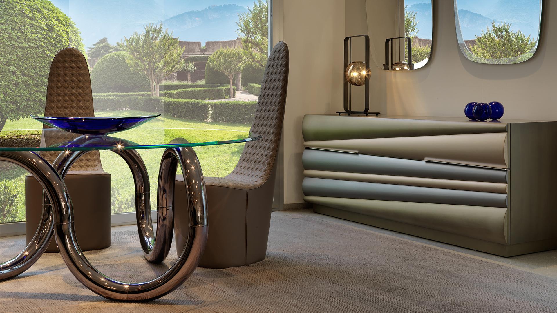 SWAN Upholstered high-back leather chair