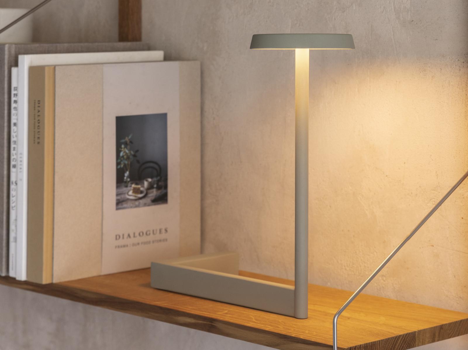 FLAT 5970 LED metal table lamp