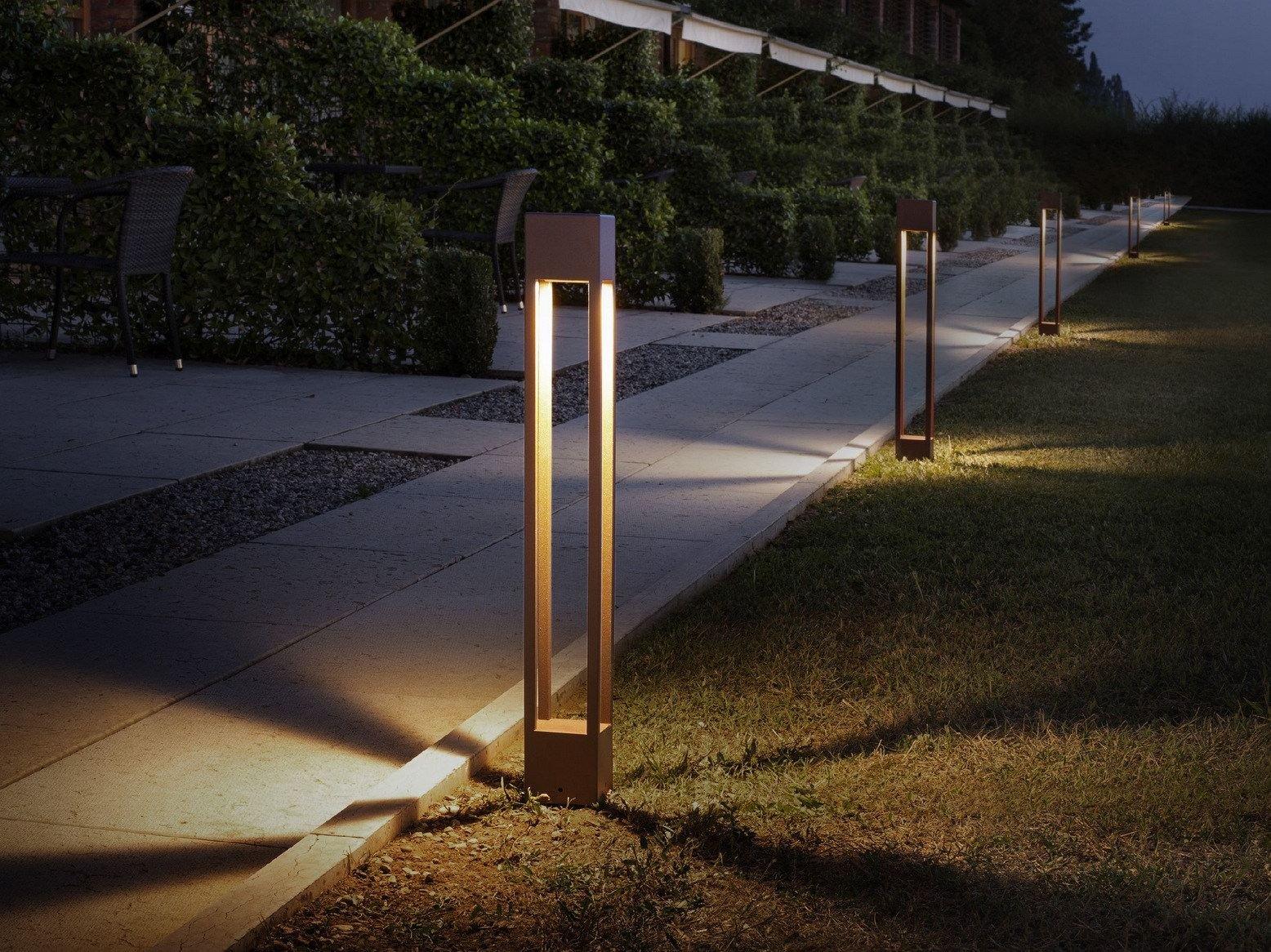 TORCH LED stainless steel bollard light