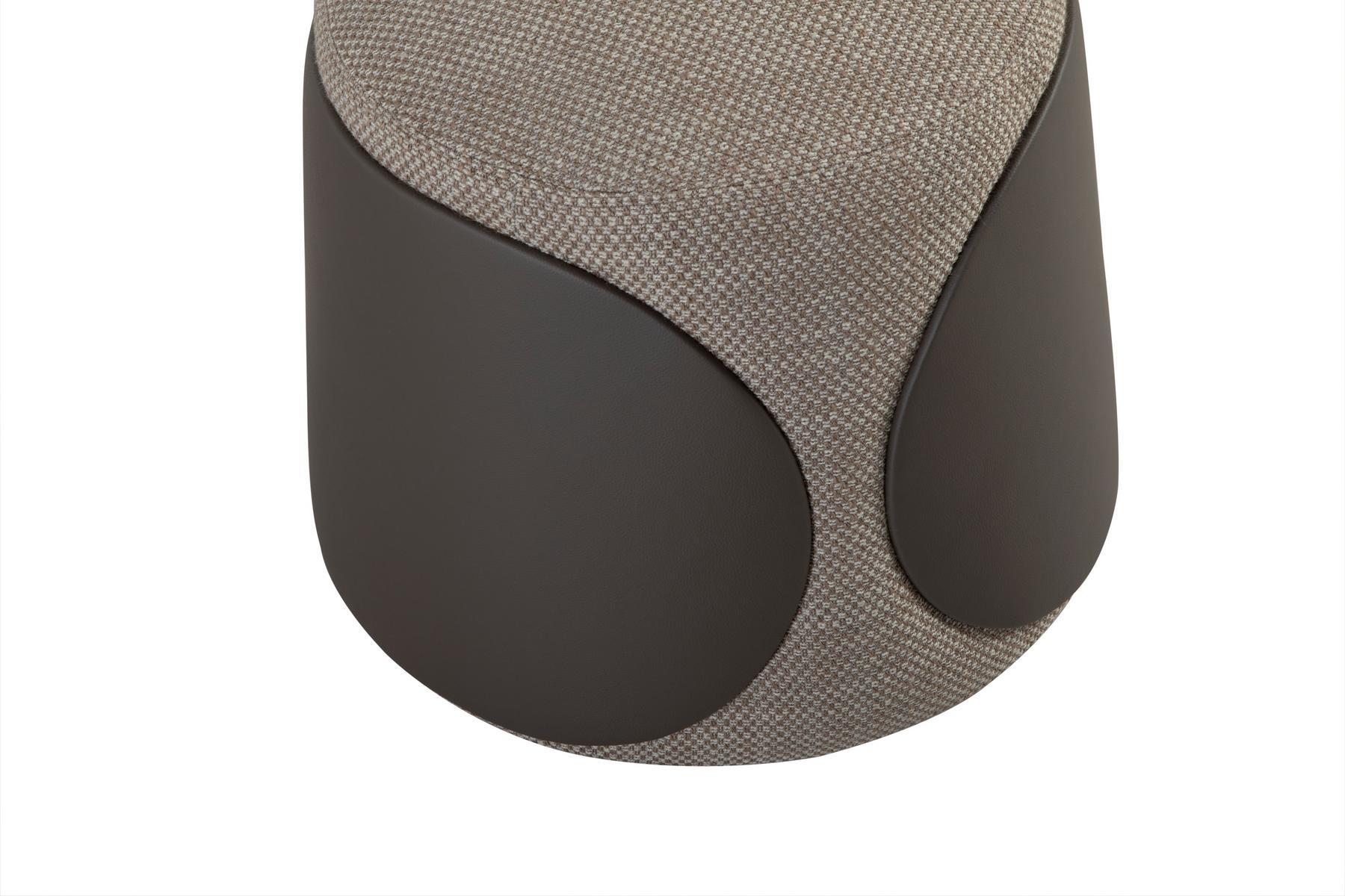 MAMA Upholstered round fabric and leather pouf