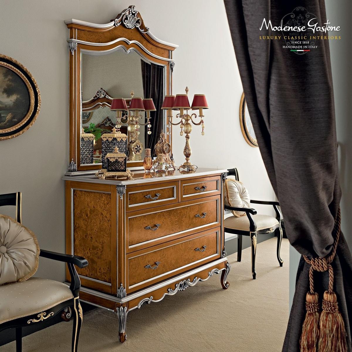 12207 Solid wood chest of drawers