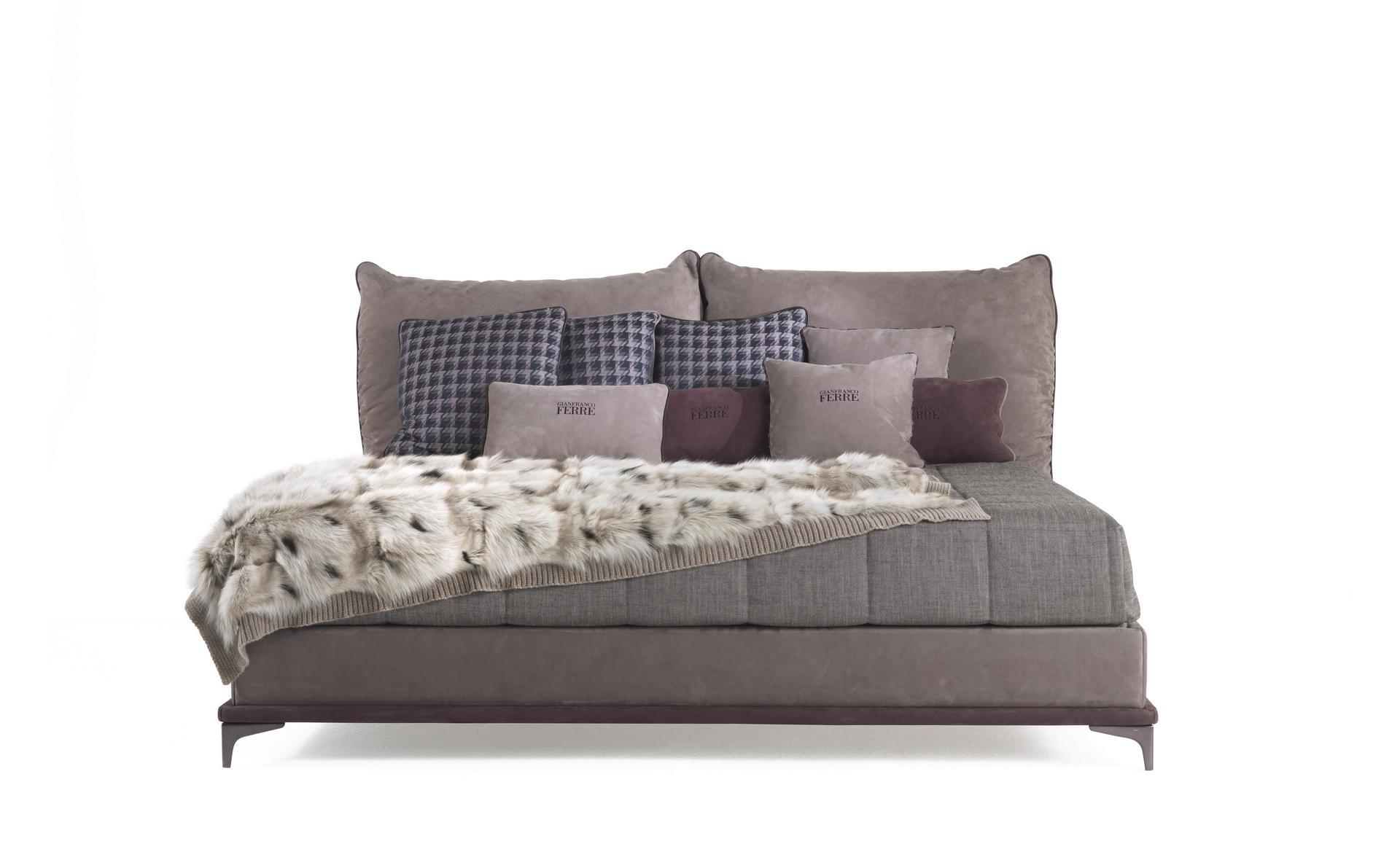 CLAPTON Leather king size bed with upholstered headboard