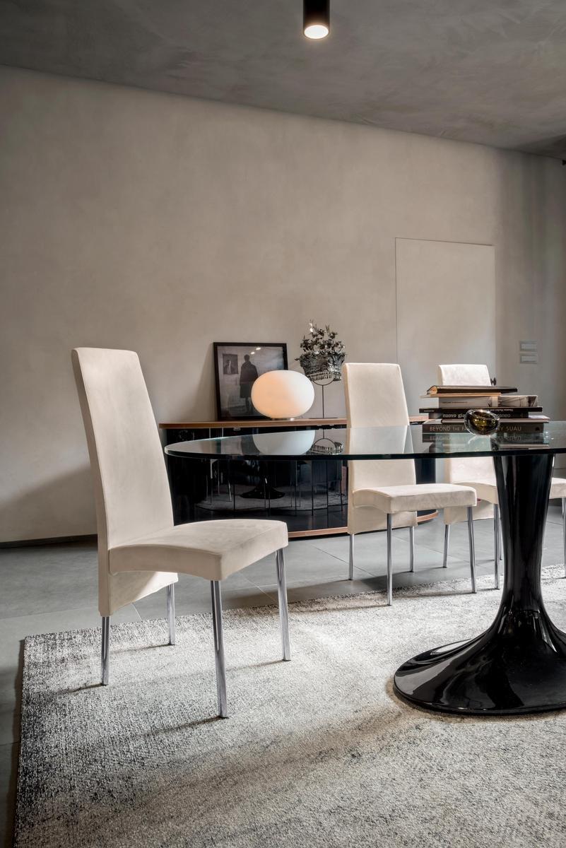 CHARONNE Upholstered leather chair