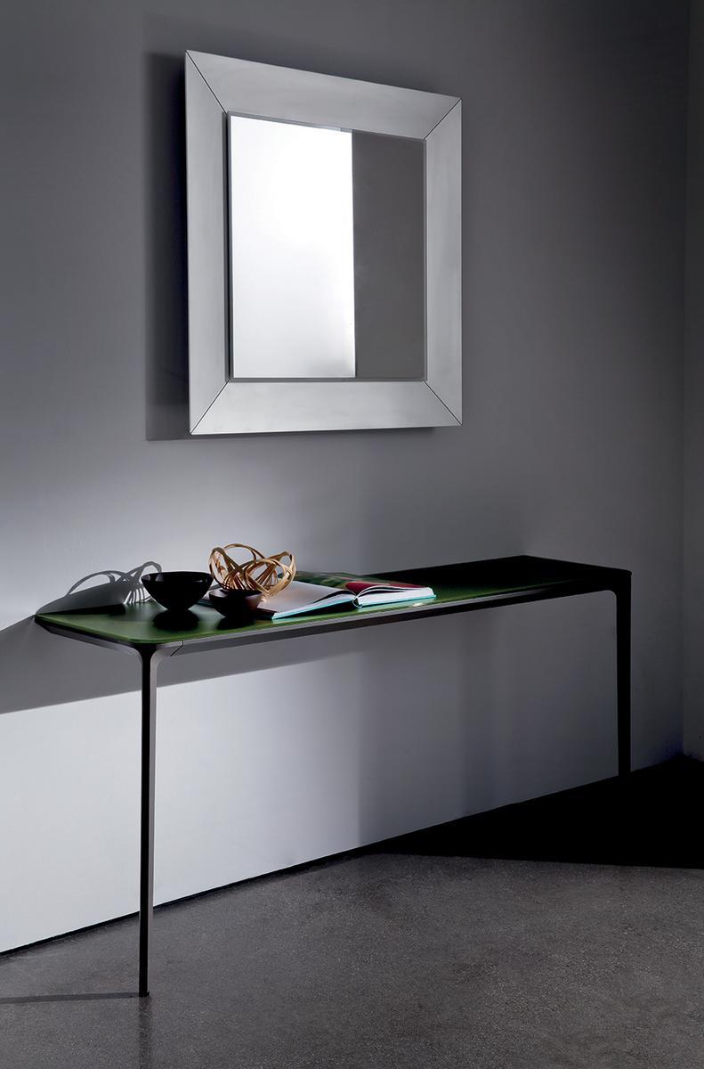 DENVER UP Square mirror with integrated lighting