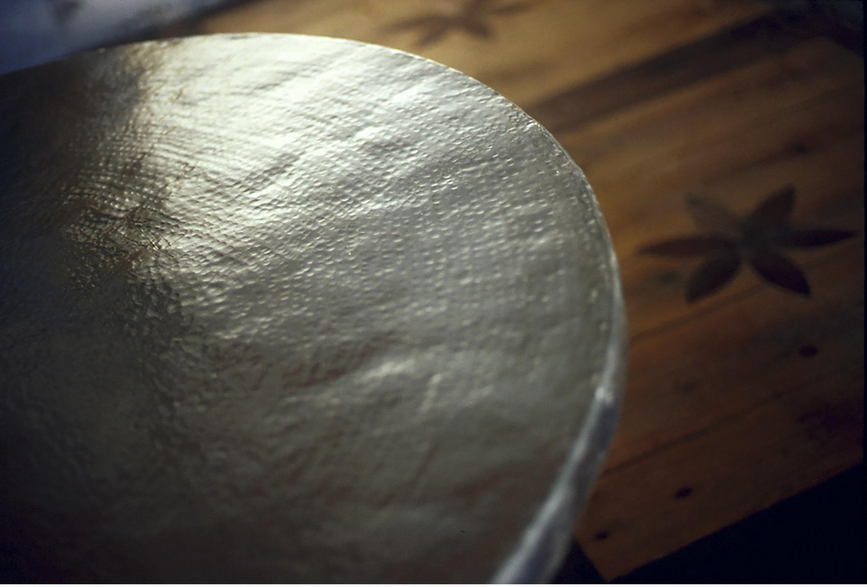 CAIRO Round brass table