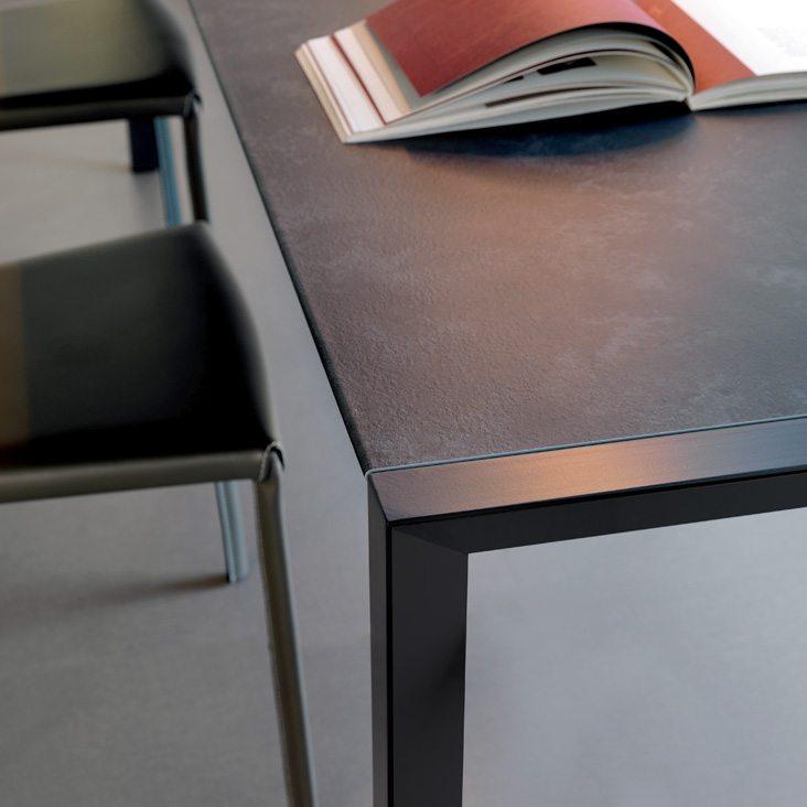 PEDRO Rectangular metal table