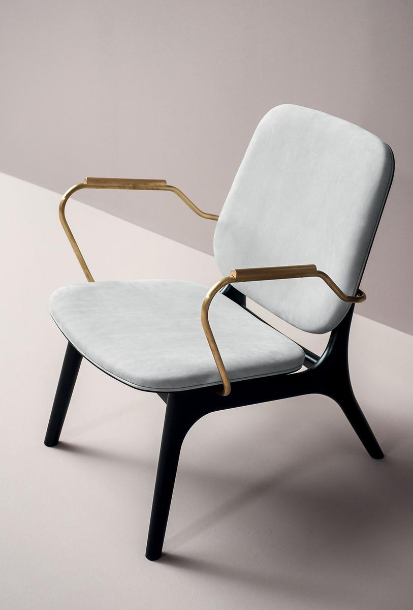 THEA Leather easy chair with armrests