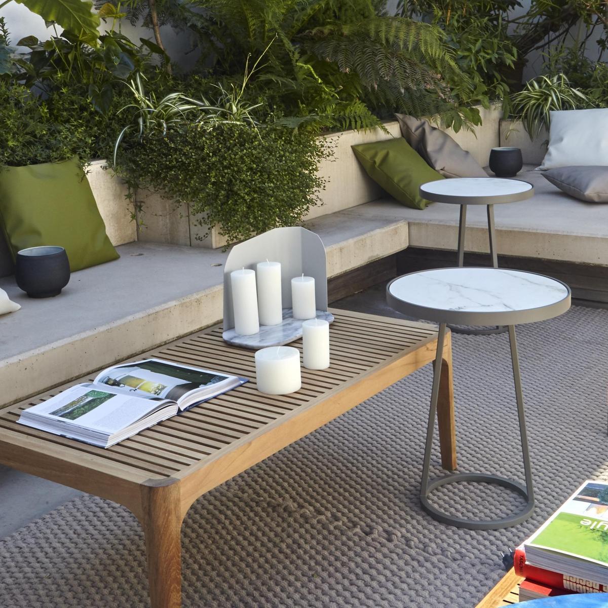 CIRCLES Round steel garden side table