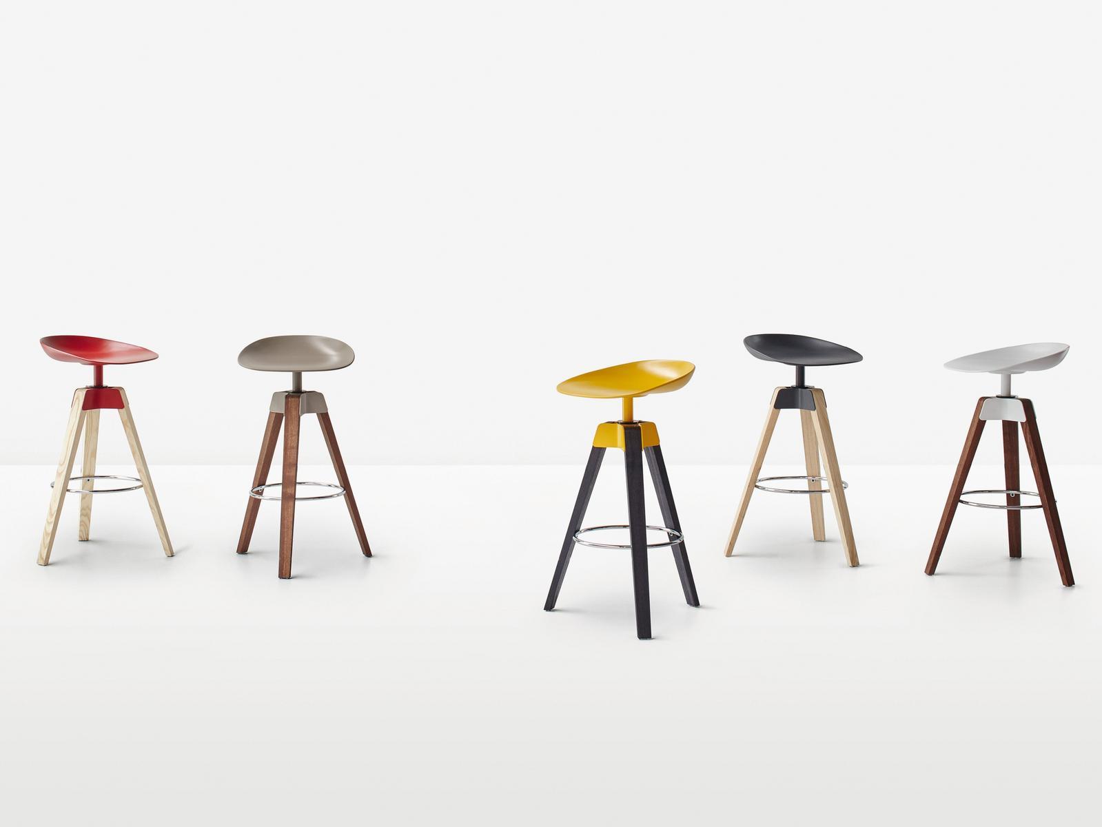 PLUMAGE High trestle-based polypropylene stool with footrest