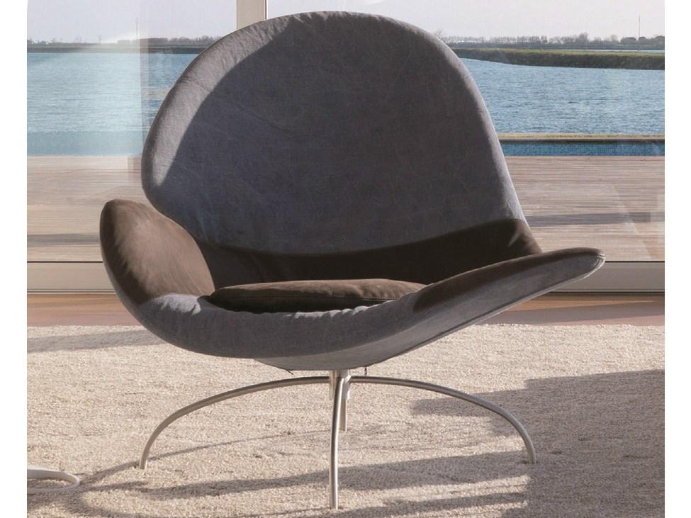 CLOÉ Fabric armchair