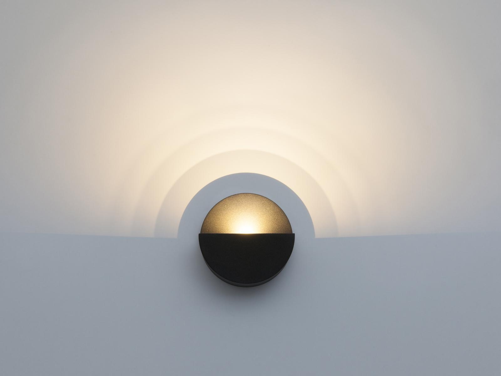 GRADIENT LED polycarbonate wall lamp