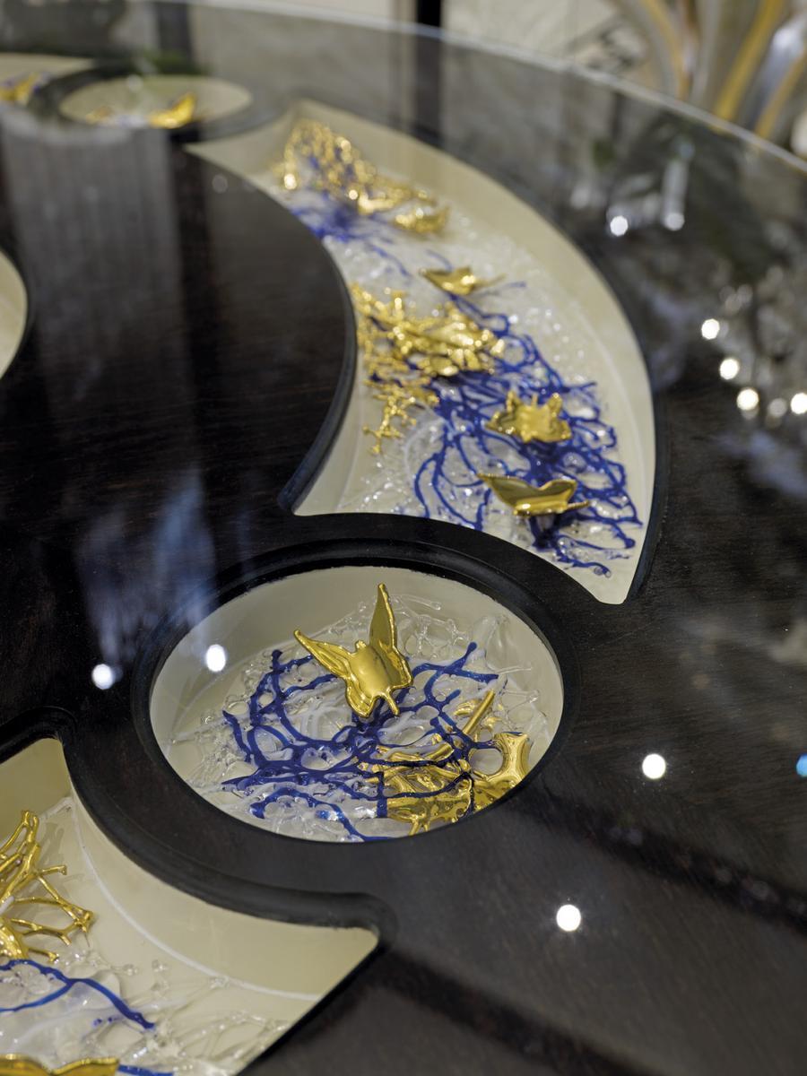 5360 Round wooden table