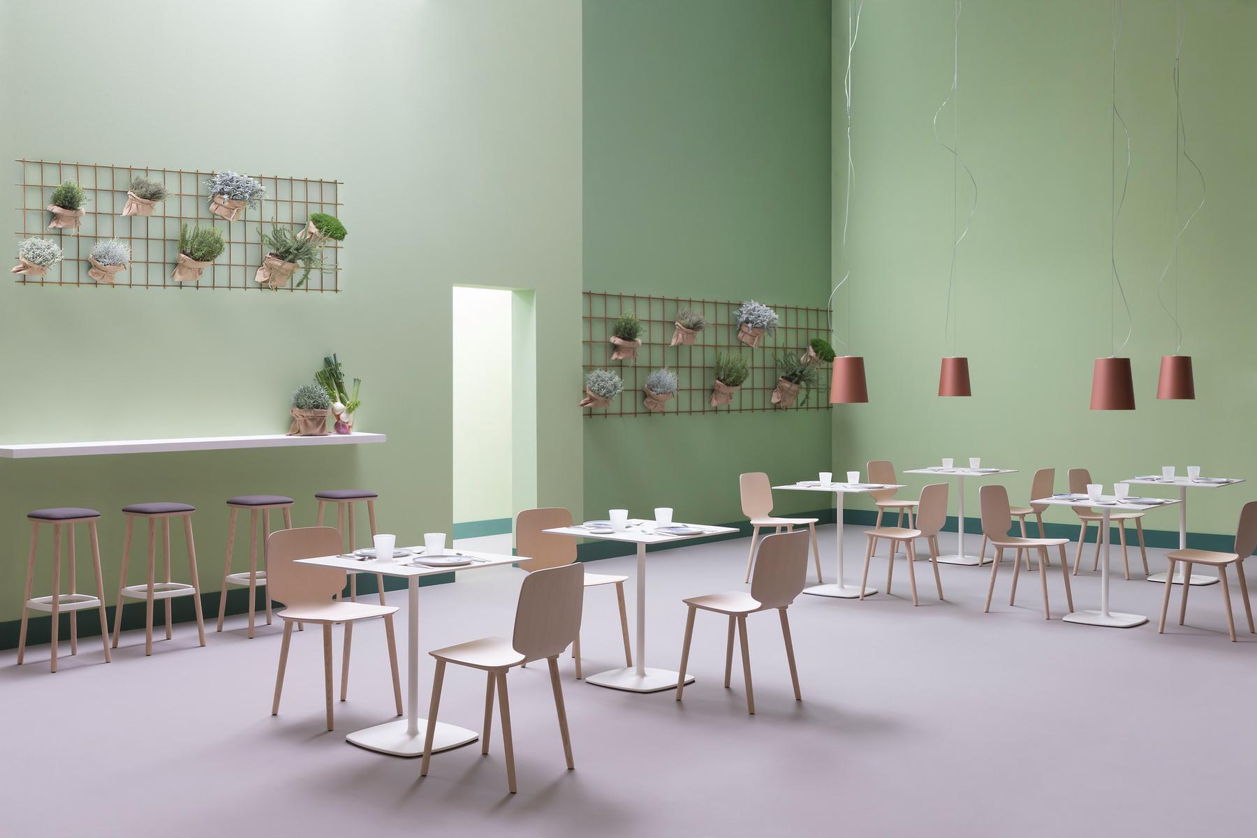 STYLUS 5400 Round table